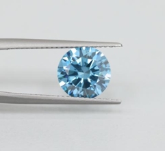 Бриллиант Лабораторный с огранкой Круг, фантазийного цвета FANCY VIVID BLUE и...