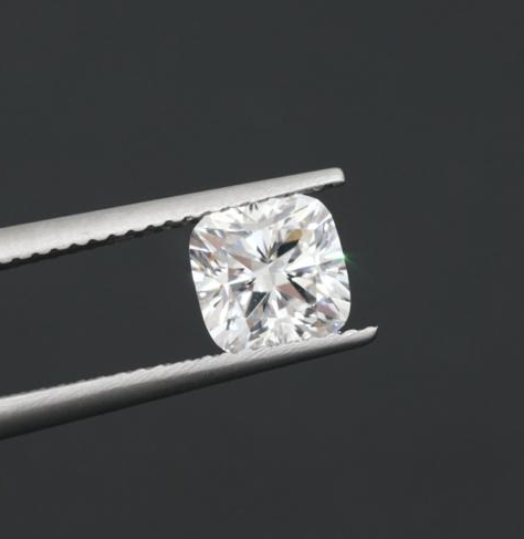 Diamond Lab-grown,  Cushion, Color D, Clarity VVS2