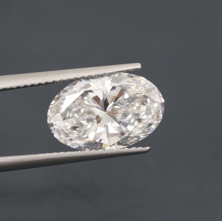 Бриллиант Лабораторный с огранкой Овал, цвет F и чистотой VS2