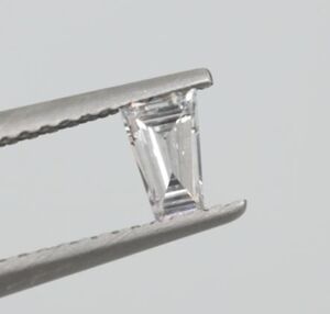 Loose calibrated diamonds, 5.00 mm * 3.15 mm, color E+, clarity VS+